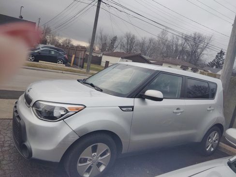 Used 2015 Kia Soul image 2