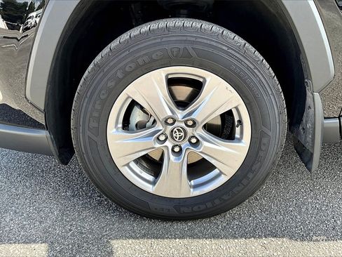 Used 2024 Toyota RAV4 XLE w/ Convenience Package image 31