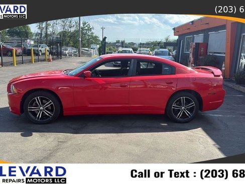 Used 2014 Dodge Charger SXT AWD/4WD image 3