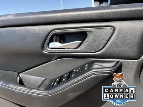 Used 2025 Nissan Rogue SV FWD image 22