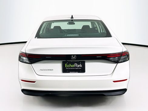 Used 2025 Honda Accord SE image 7