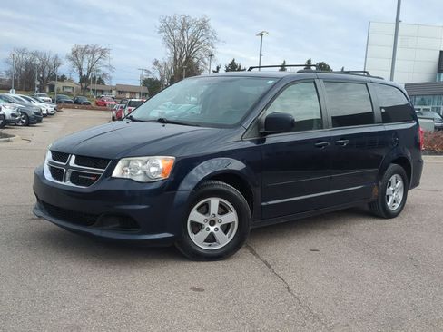 Used 2013 Dodge Grand Caravan SXT image 1