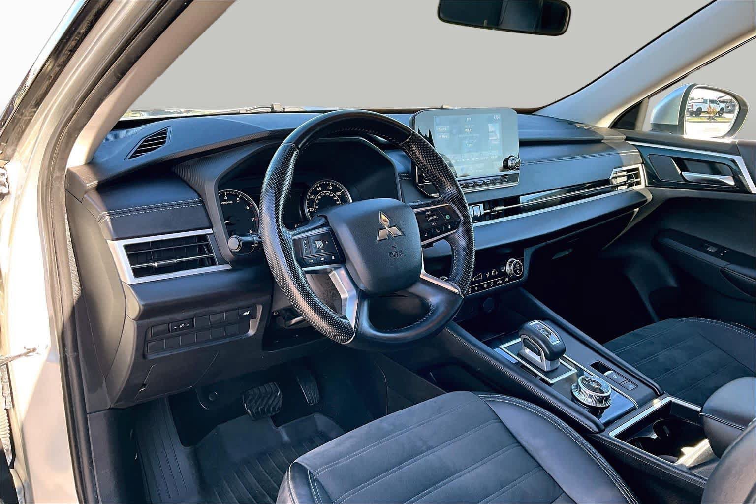 Used 2022 Mitsubishi Outlander SE AWD/4WD image 18