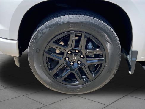 Used 2023 Chevrolet Silverado 1500 Custom AWD/4WD image 11