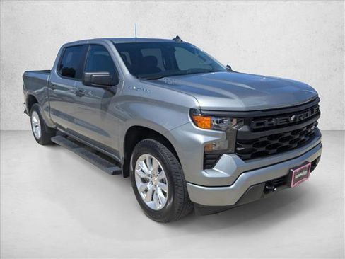 Used 2025 Chevrolet Silverado 1500 Custom RWD image 3