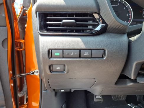 Used 2024 Nissan Sentra SR FWD image 17