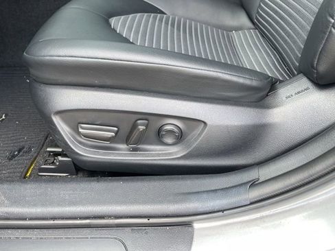 Used 2023 Toyota Camry SE FWD image 10