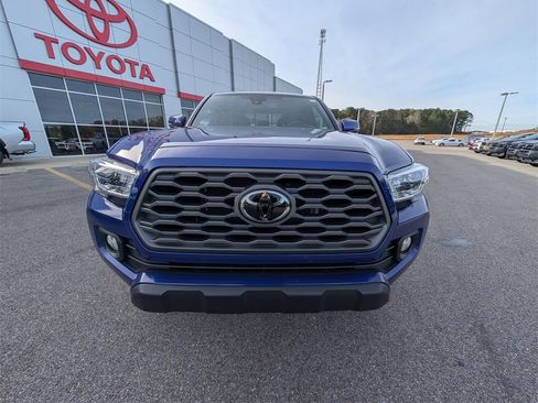 Used 2023 Toyota Tacoma TRD Off-Road image 8