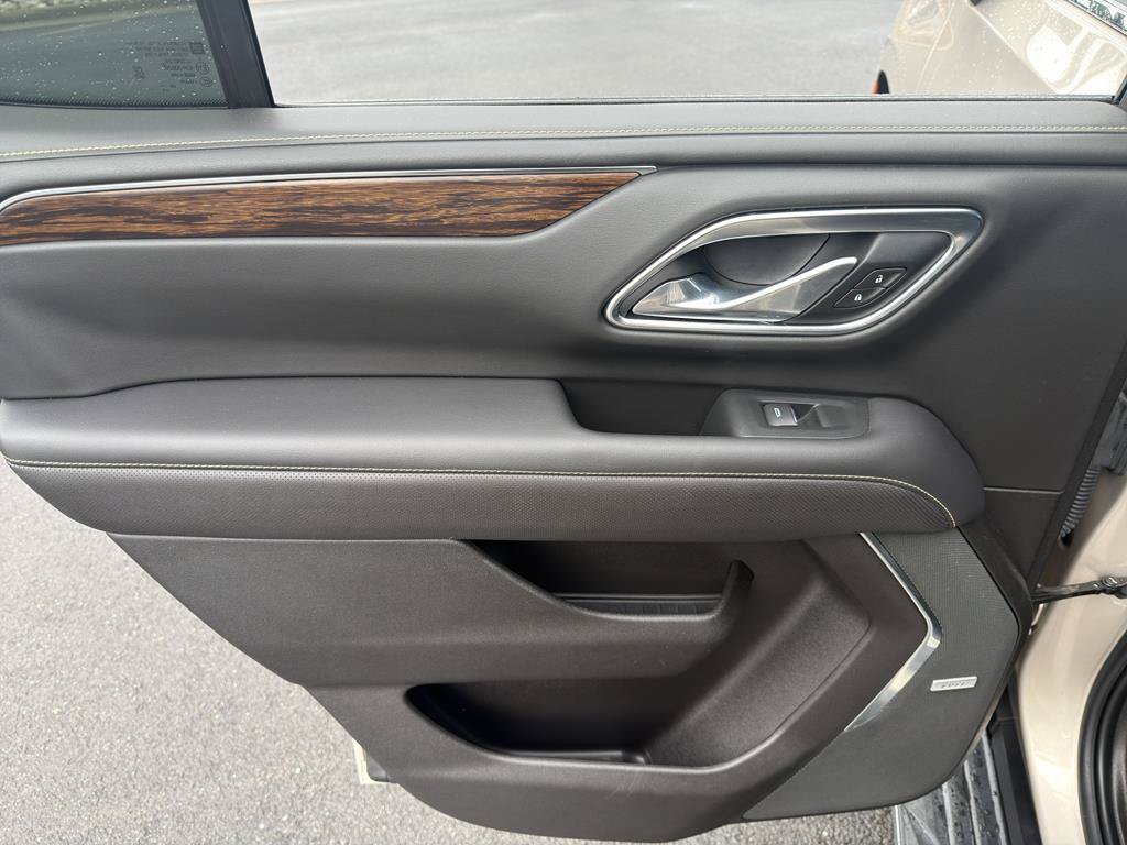 Used 2021 Chevrolet Tahoe Premier AWD/4WD image 24