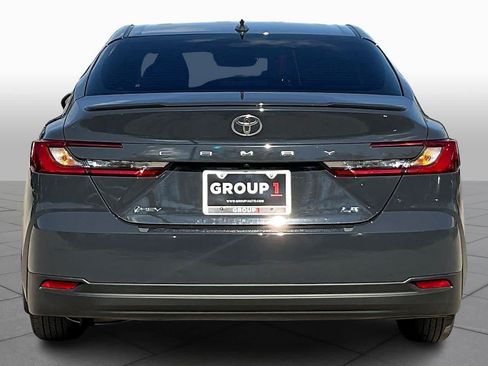Used 2025 Toyota Camry LE w/ Convenience Package FWD image 5