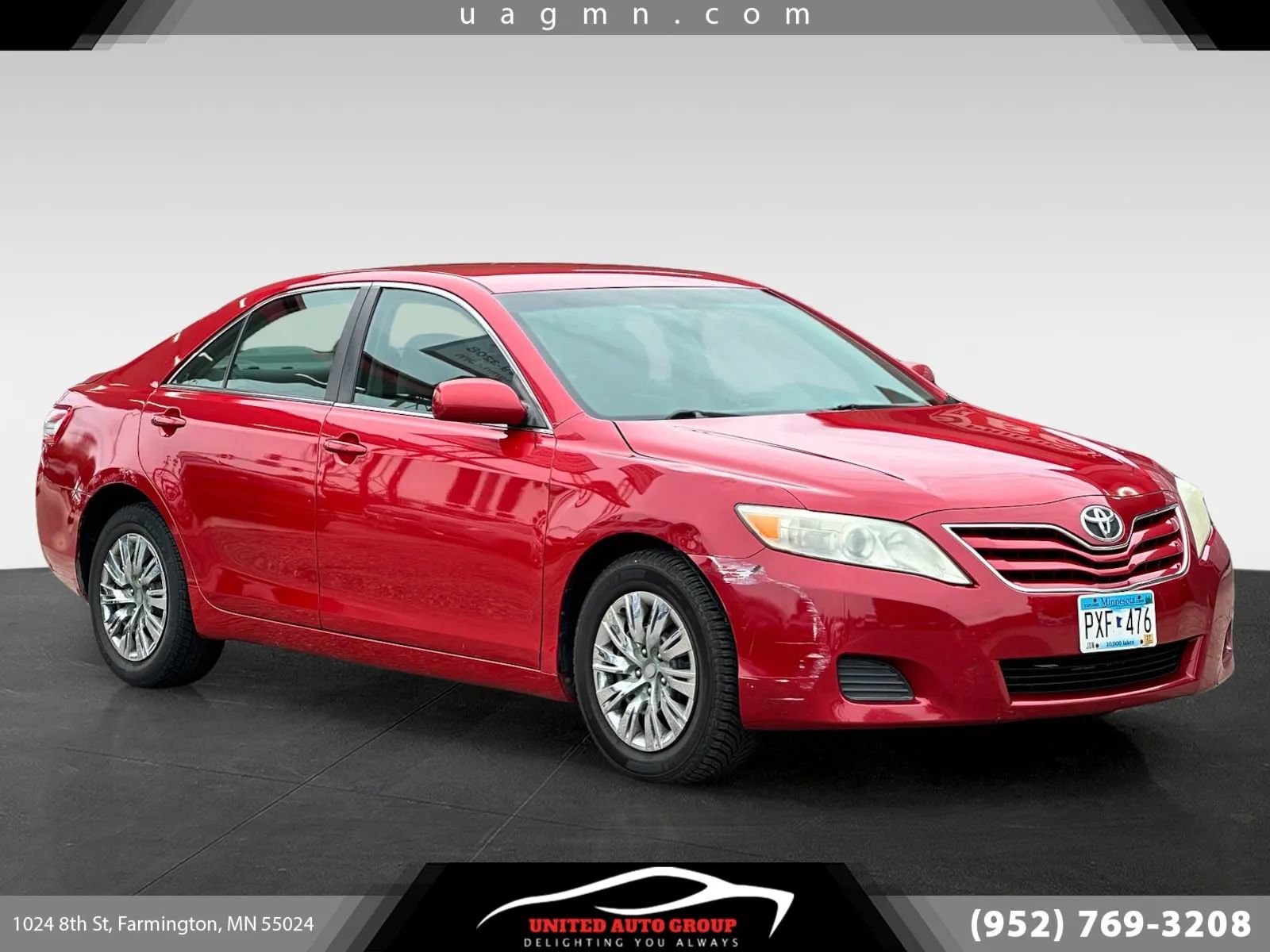 Used 2011 Toyota Camry LE FWD image 1