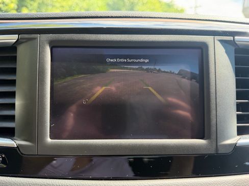Used 2023 Chrysler Voyager LX FWD image 48