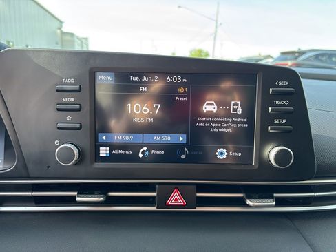 Used 2023 Hyundai Elantra SE FWD image 18