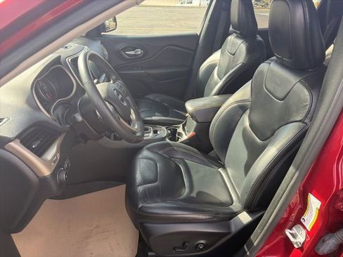 Used 2016 Jeep Cherokee Limited image 12