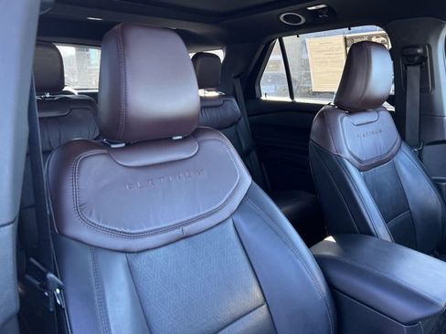Used 2022 Ford Explorer Platinum w/ Equipment Group 601A image 23