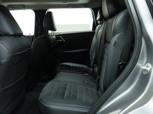 Used 2024 Mitsubishi Outlander 4WD Plug-In Hybrid image 26
