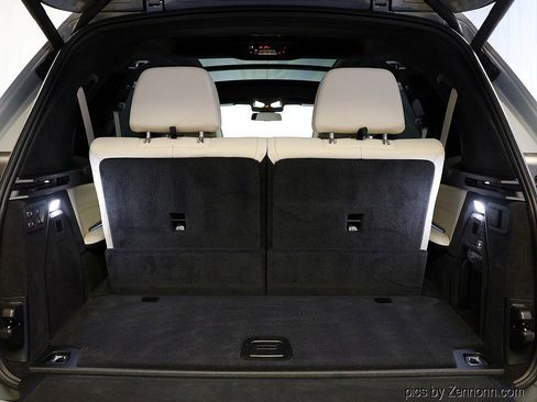 Certified 2025 BMW X7 M60i image 33