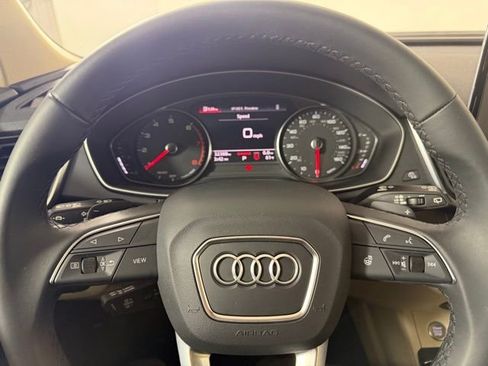 Used 2023 Audi Q5 2.0T Premium w/ Convenience Package image 12