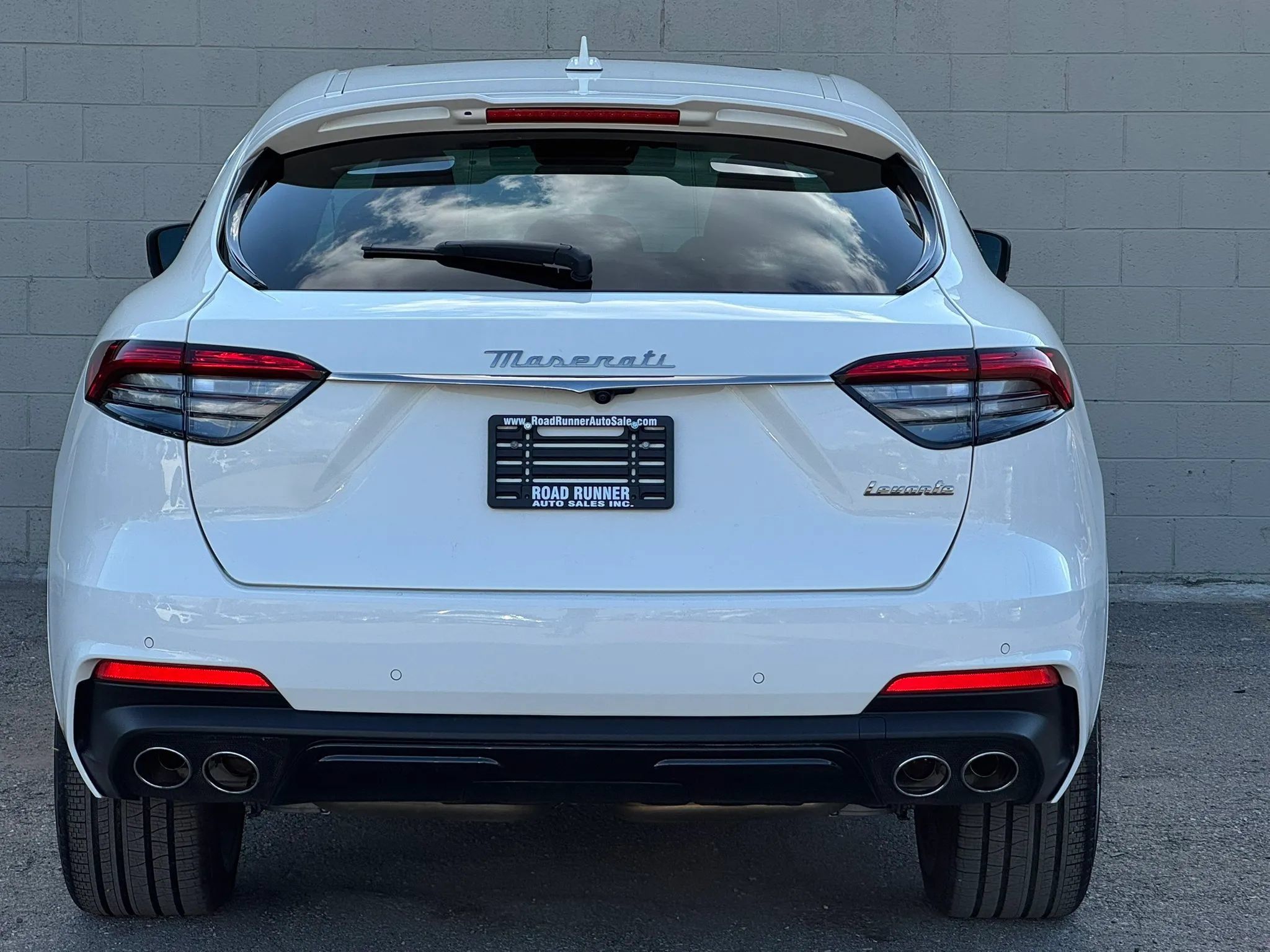 Used 2024 Maserati Levante Modena Ultima AWD/4WD image 5