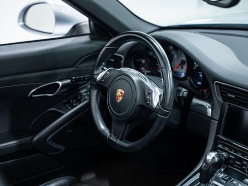 Used 2014 Porsche 911 Targa 4S AWD/4WD image 4