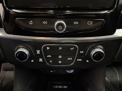 Used 2022 Chevrolet Traverse LT AWD/4WD image 28