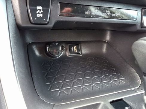 Used 2024 Toyota RAV4 XLE AWD/4WD image 20