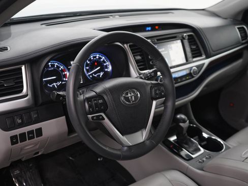 Used 2015 Toyota Highlander Limited AWD/4WD image 22