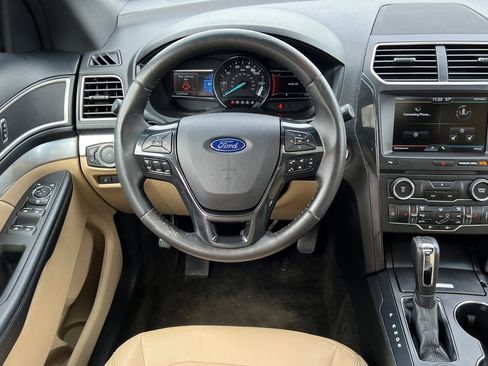 Used 2016 Ford Explorer XLT w/ Equipment Group 202A image 14
