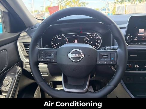 Certified 2026 Nissan Rogue SV AWD/4WD image 17