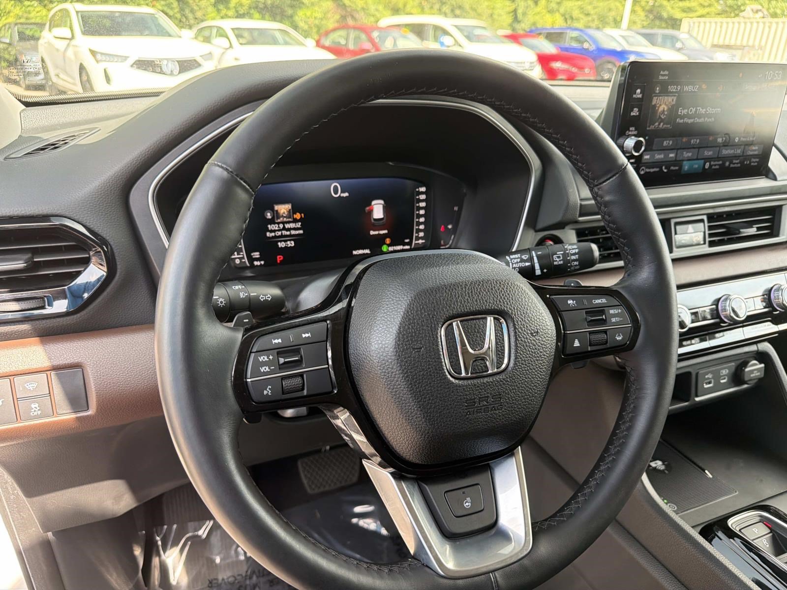 Used 2025 Honda Pilot Elite image 18