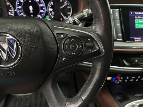 Used 2021 Buick Enclave Avenir w/ Avenir Technology Package image 18
