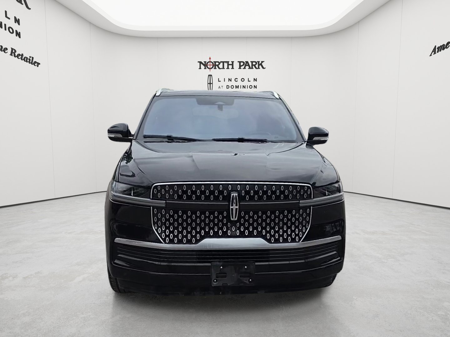 Used 2025 Lincoln Navigator Reserve AWD/4WD image 8