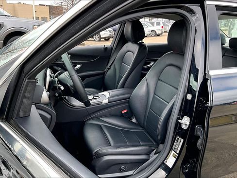 Used 2017 Mercedes-Benz C 300 Sedan image 7