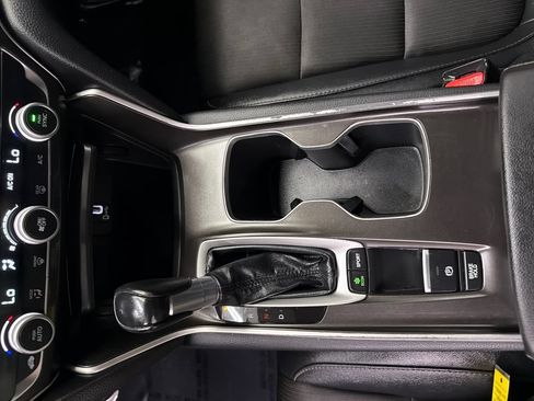 Used 2019 Honda Accord Sport image 28