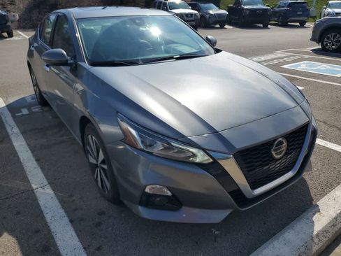 Certified 2022 Nissan Altima 2.5 SL image 1