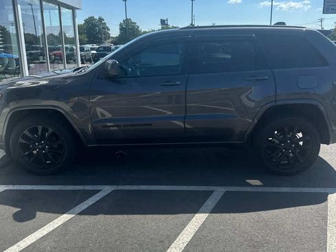 Used 2020 Jeep Grand Cherokee Altitude AWD/4WD image 1