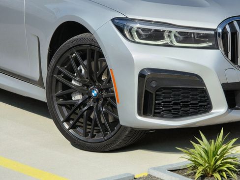Used 2020 BMW 750i xDrive w/ M Sport Package image 4