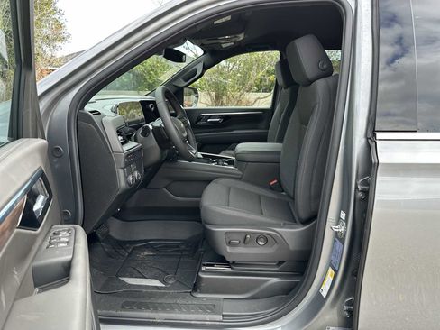 New 2026 Chevrolet Suburban LS image 2