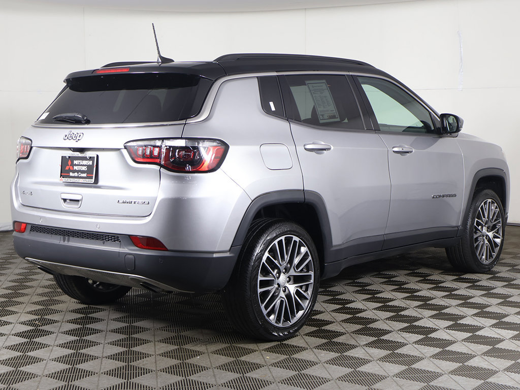 Used 2023 Jeep Compass Limited w/ Sun and Sound Group AWD/4WD image 11
