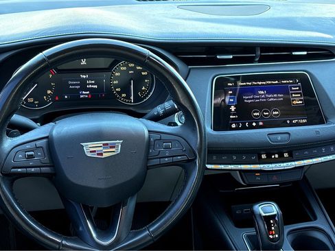 Used 2019 Cadillac XT4 Premium Luxury image 4