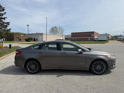 Used 2014 Ford Fusion SE w/ Equipment Group 502A FWD image 5