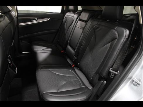 Used 2023 Lincoln Nautilus Reserve image 22