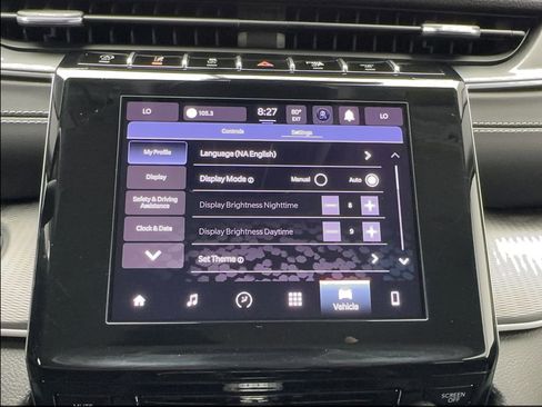 Used 2024 Jeep Grand Cherokee Laredo AWD/4WD image 46