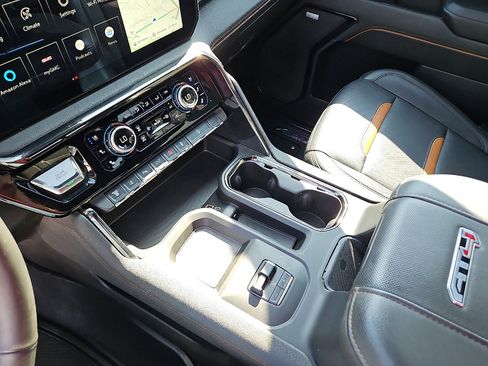 Used 2024 GMC Sierra 2500 AT4 w/ AT4 Premium Plus Package image 20