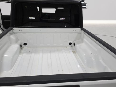 Used 2023 Jeep Gladiator Rubicon AWD/4WD image 22