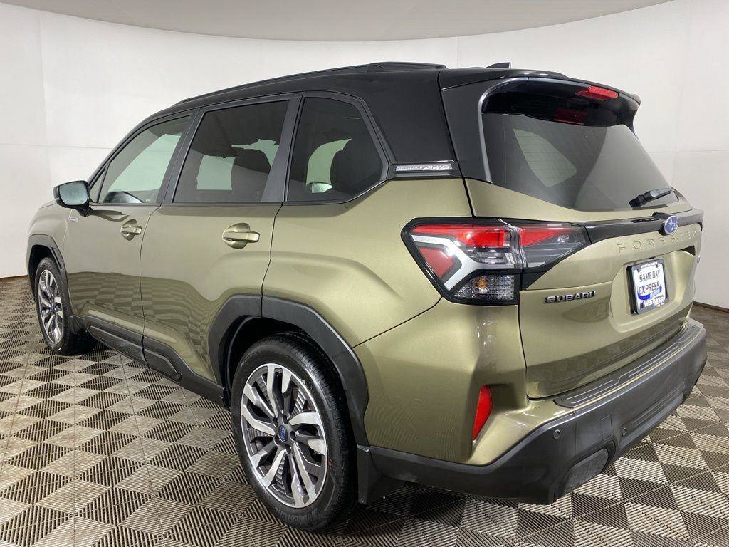Used 2025 Subaru Forester Touring AWD/4WD image 9