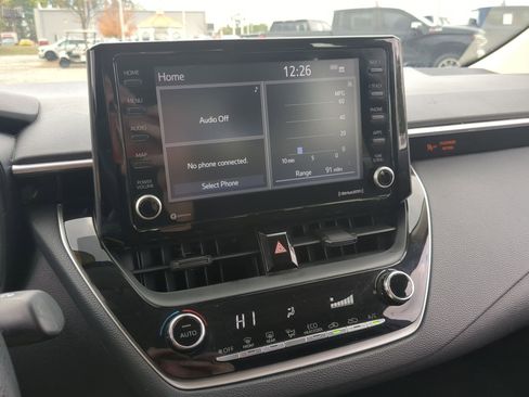 Used 2022 Toyota Corolla LE image 21