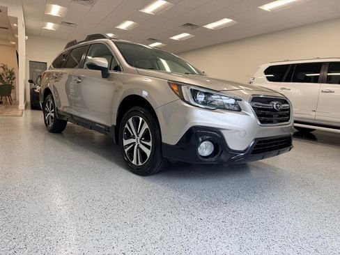 Used 2018 Subaru Outback 2.5i Limited AWD/4WD image 13