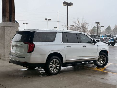 Used 2022 GMC Yukon XL Denali image 5
