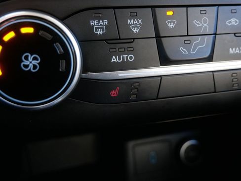 Certified 2020 Ford Escape SE image 21